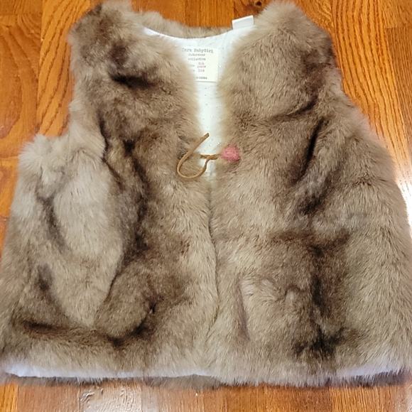 Zara Other - Girls Zara Faux fur vest